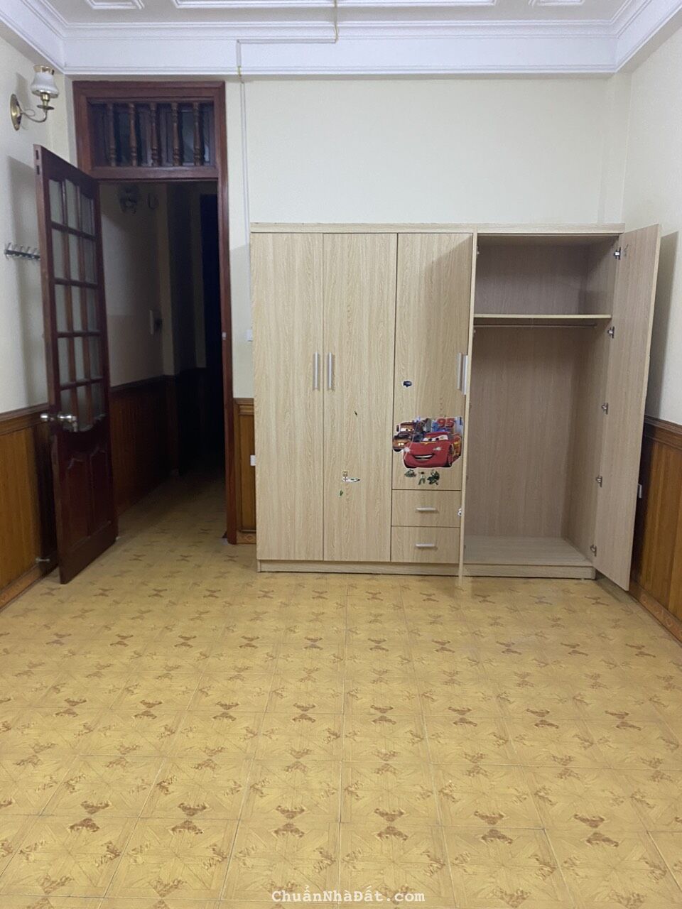 Chính chủ cho thuê nhà mặt ngõ Phố Ngọc Hà. Ngõ thẳng rộng kinh doanh bất tận. Chỉ 20 tr/th.