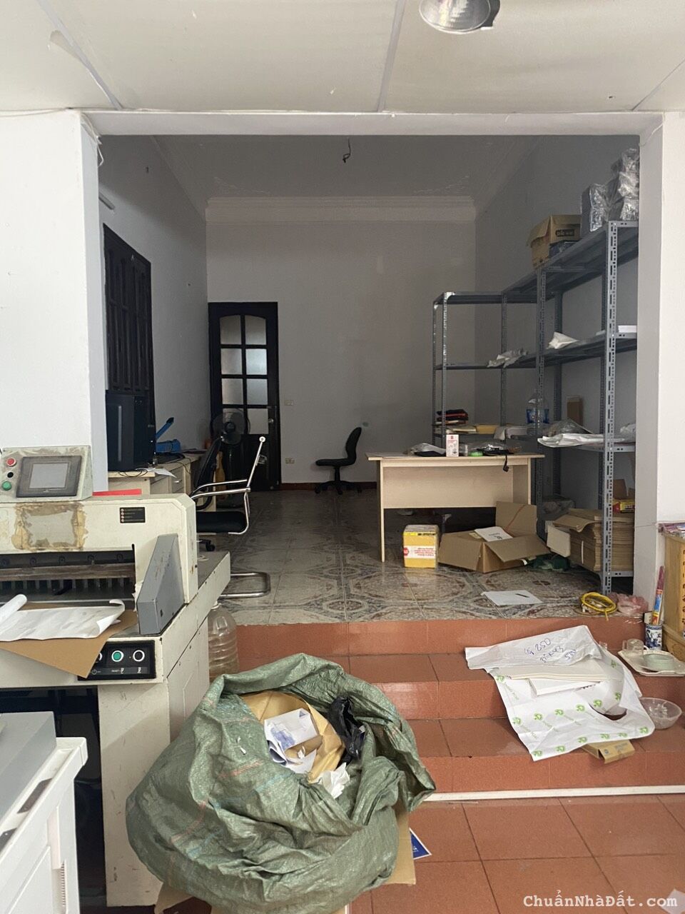 Cho thuê mặt bằng T1 kinh doanh Phố Đốc Ngữ, Ba Đình. Dt 58m2 kinh doanh bất chấp. Chỉ 12tr