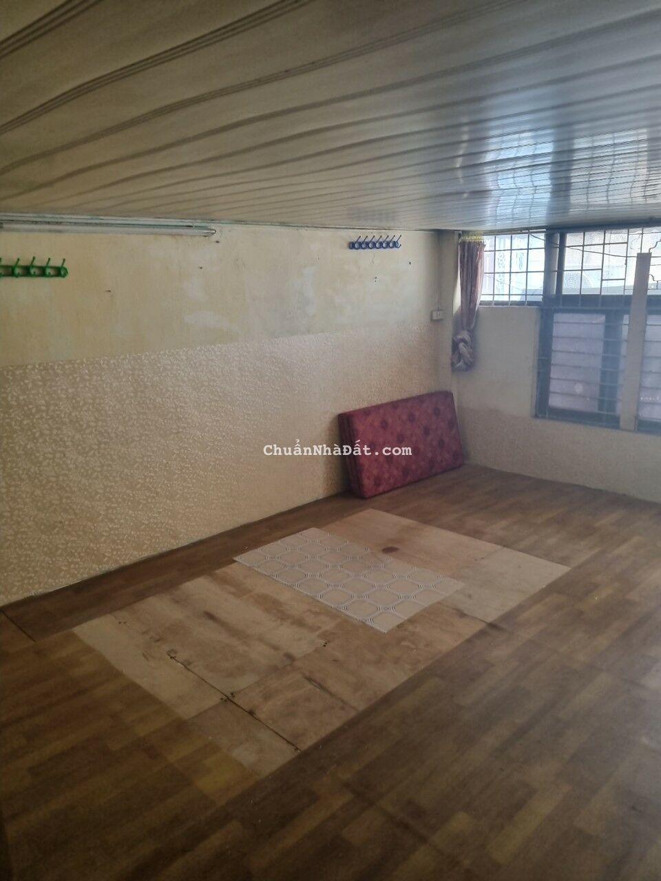 Cho thuê nhà cấp 4 rộng gác xép Ngõ 189 Hoàng Hoa Thám, Ngọc Hà. Dt 56m2. Chỉ 4.5tr