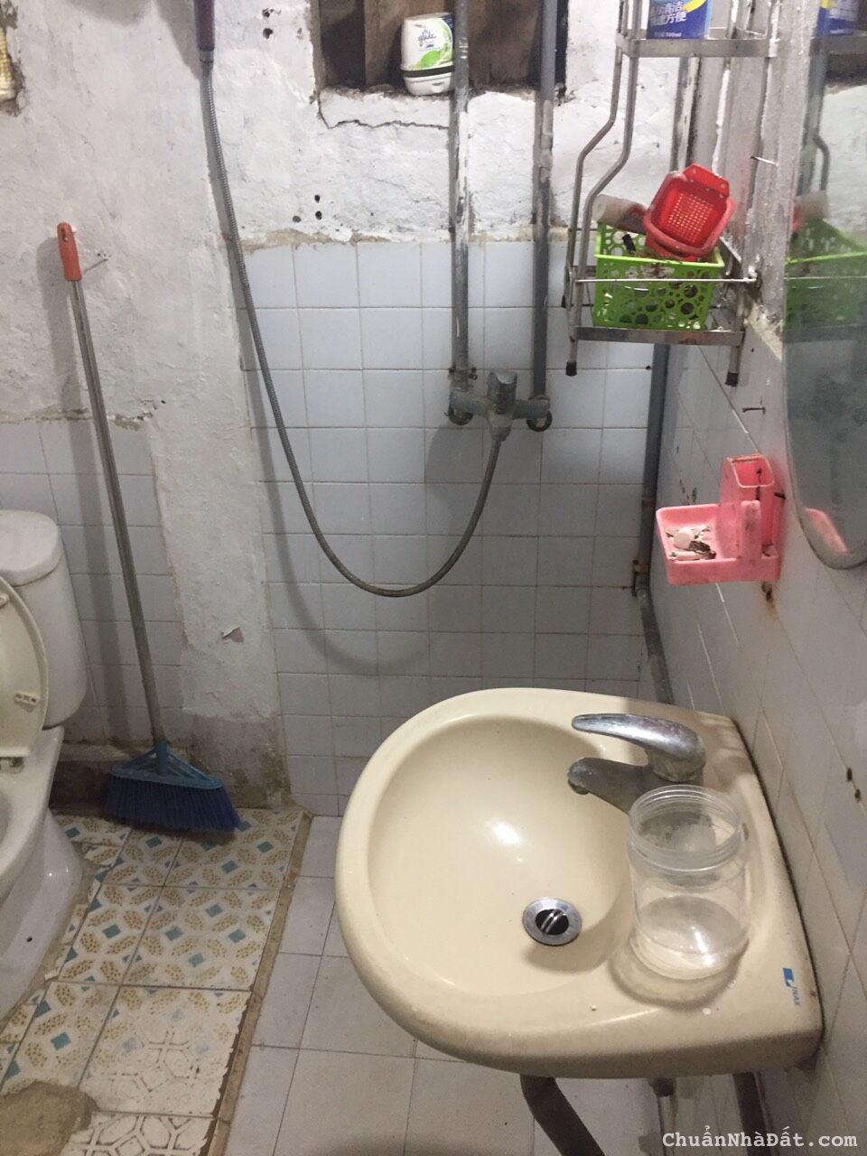 Cho thuê nhà riêng siêu to tại Hoàng Hoa Thám, Ba Đình. Chỉ 6 tr. Sân rộng để 10 xe