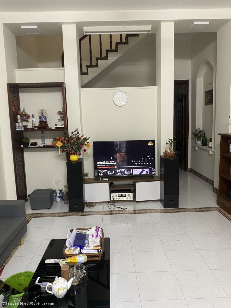 Cho thuê nhà nguyên căn tại Ngõ 189 Hoàng Hoa Thám, Ba Đình. Nhà đẹp 2 thoáng. Chỉ 17tr