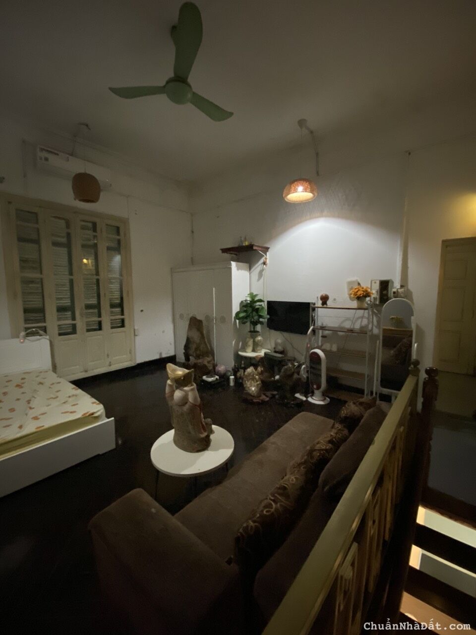 Cho thuê nhà 2 tầng tại Phố Ngọc Hà, Ba Đình. Nhà rộng đẹp, ngõ nông ô tô đỗ cửa. Chỉ 9tr