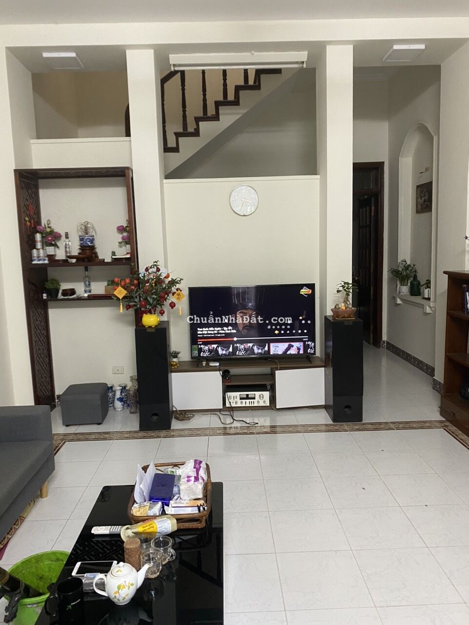 Cho thuê nhà nguyên căn tại Ngõ 279 Đội Cấn, Ba Đình. Nhà đẹp 2 thoáng Full đồ. Chỉ 17tr