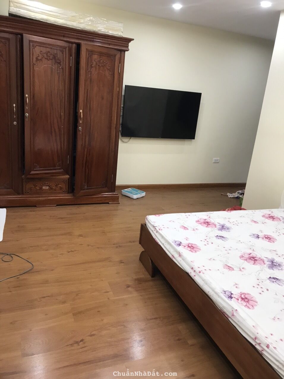 Cho thuê căn chung cư cao cấp Phố Đội Cấn, Liễu Giai. Dt 90m2, 3 ngủ FULL đồ. Chỉ 14tr/th