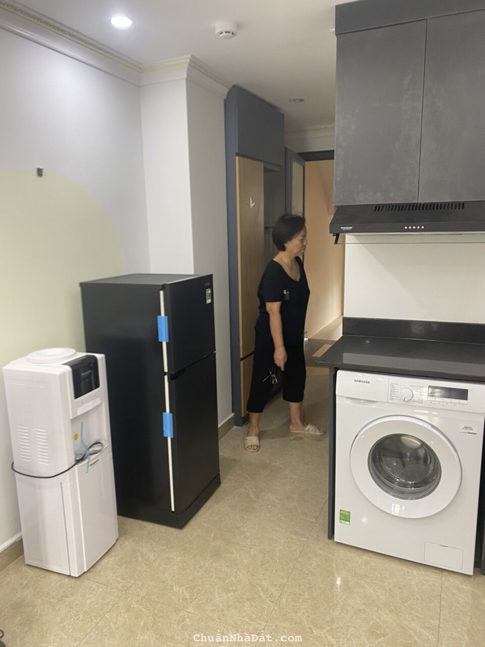 Cho thuê căn hộ Phố Đội Cấn Dt 40m2. Full nội thất xịn sò, nhà mới tinh thoáng. Chỉ 10tr Cho thuê căn hộ Phố Đội Cấn Dt 40m2. Full nội thất xịn sò, nhà mới tinh thoáng. Chỉ 10tr