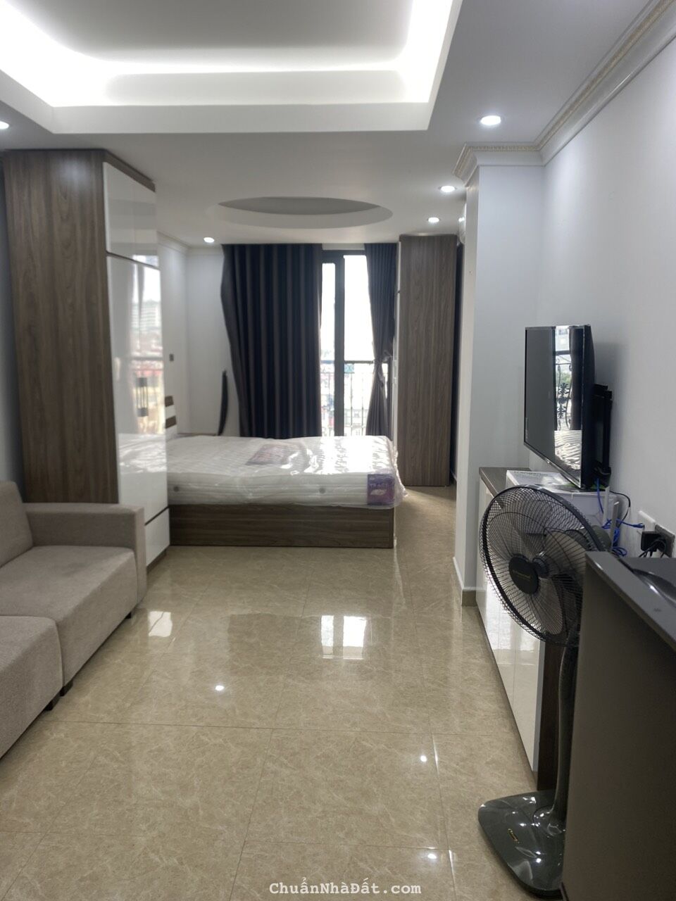 Căn hộ 1 ngủ cho thuê Phố Đội Cấn. Full nội thất cực xịn và thoáng. Chỉ 10tr