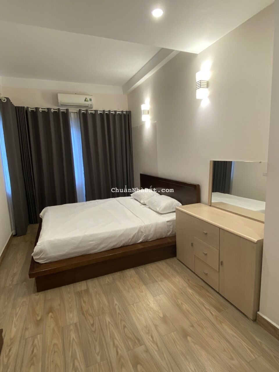 Cho thuê Căn hộ dịch vụ 1N,1K Full đồ, 2 thoáng tại Ngõ 189 Hoàng Hoa Thám, Ba Đình. Chỉ 9tr