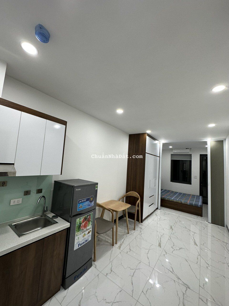 Cho thuê Căn hộ dịch vụ siêu đẹp tại Phố Đội Cấn, Ba Đình. Ban công rộng view thoáng. Chỉ 6.5tr Cho thuê Căn hộ dịch vụ siêu đẹp tại Phố Đội Cấn, Ba Đình. Ban công rộng view thoáng. Chỉ 6.5tr