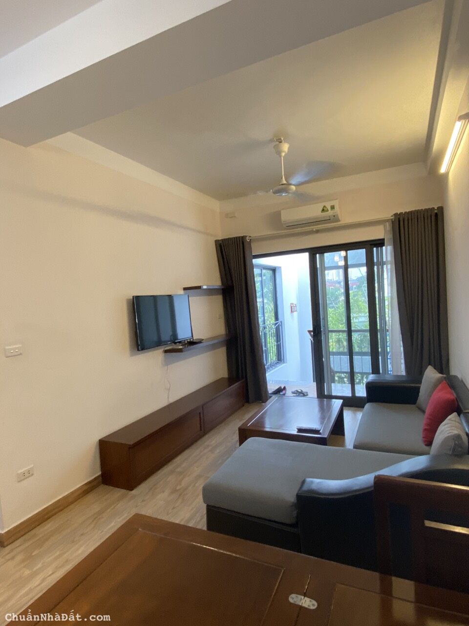 🎊 CHO THUÊ CĂN HỘ DỊCH VỤ 1 NGỦ, 1 KHÁCH TẠI NGÕ 279 PHỐ ĐỘI CẤN, BA ĐÌNH. CHỈ 9.5TR 