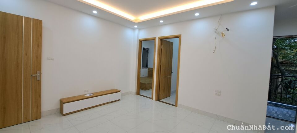 🏅Cho thuê CHDV 2 ngủ Phố Vĩnh Phúc, Ba Đình. Ngõ nông gần chợ. Chỉ 11tr🏅