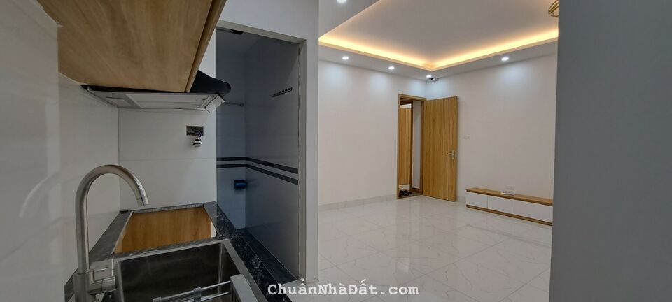 🏅Cho thuê CHDV 2 ngủ Phố Vĩnh Phúc, Ba Đình. Ngõ nông gần chợ. Chỉ 11tr🏅