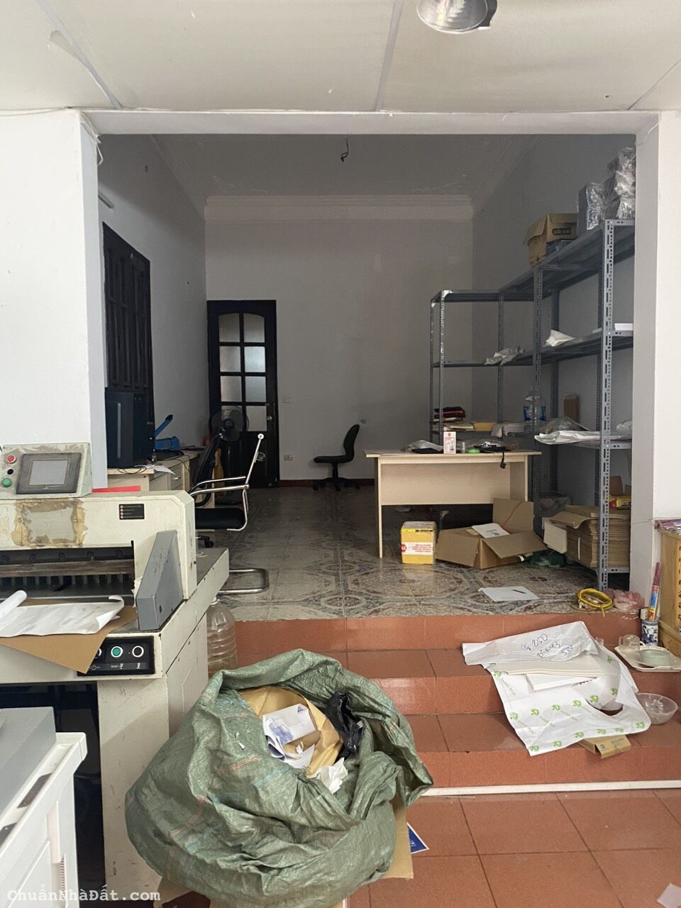 Cho thuê mặt bằng T1 kinh doanh Phố Đốc Ngữ, Ba Đình. Dt 58m2 kinh doanh bất chấp. Chỉ 12tr