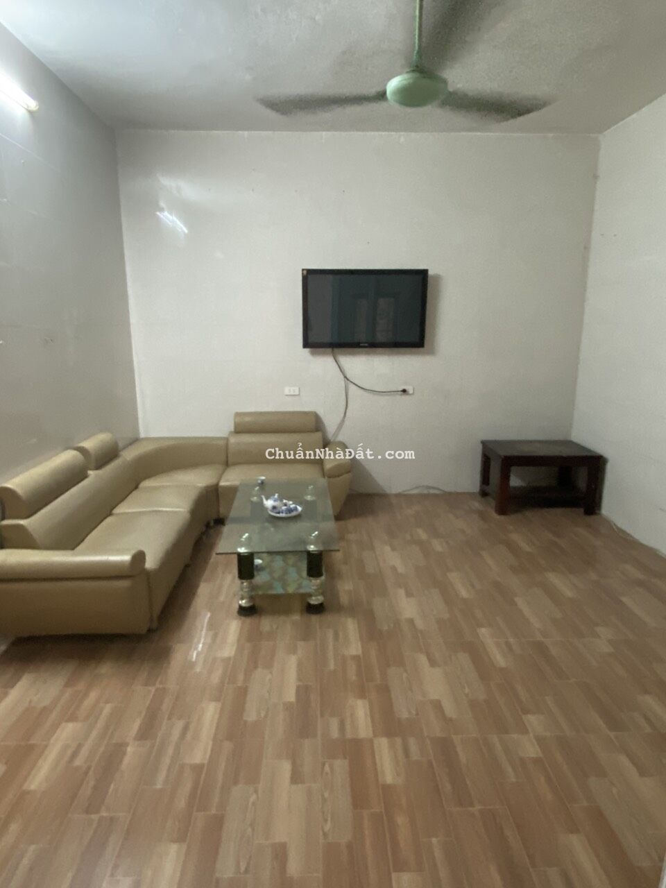 Cho thuê nhà nguyên căn tại Ngõ 639 Hoàng Hoa Thám, Vĩnh Phúc. Nhà rộng 2 thoáng. Chỉ 7.5tr Cho thuê nhà nguyên căn tại Ngõ 639 Hoàng Hoa Thám, Vĩnh Phúc. Nhà rộng 2 thoáng. Chỉ 7.5tr