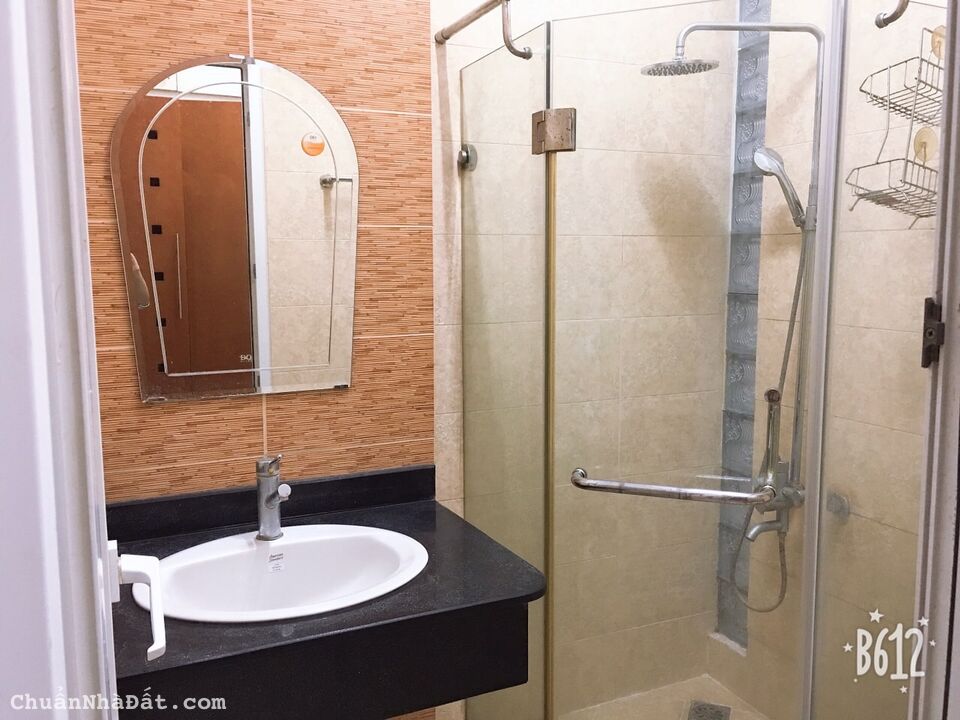 Cho thuê nhà ngõ Phố Nguyễn Thái Học, Tôn Đức Thắng. 2 thoáng-Ở sướng. Chỉ 15 tr/th. Cho thuê nhà ngõ Phố Nguyễn Thái Học, Tôn Đức Thắng. 2 thoáng-Ở sướng. Chỉ 15 tr/th.