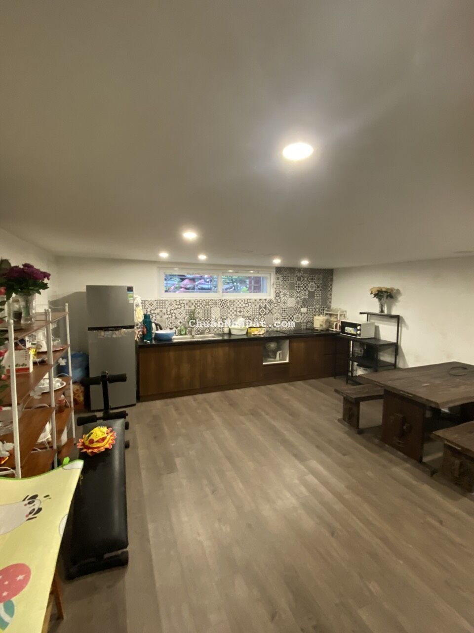 Cho thuê nhà 2 tầng tại Phố Ngọc Hà, Ba Đình. Nhà rộng đẹp, ngõ nông ô tô đỗ cửa. Chỉ 9tr 