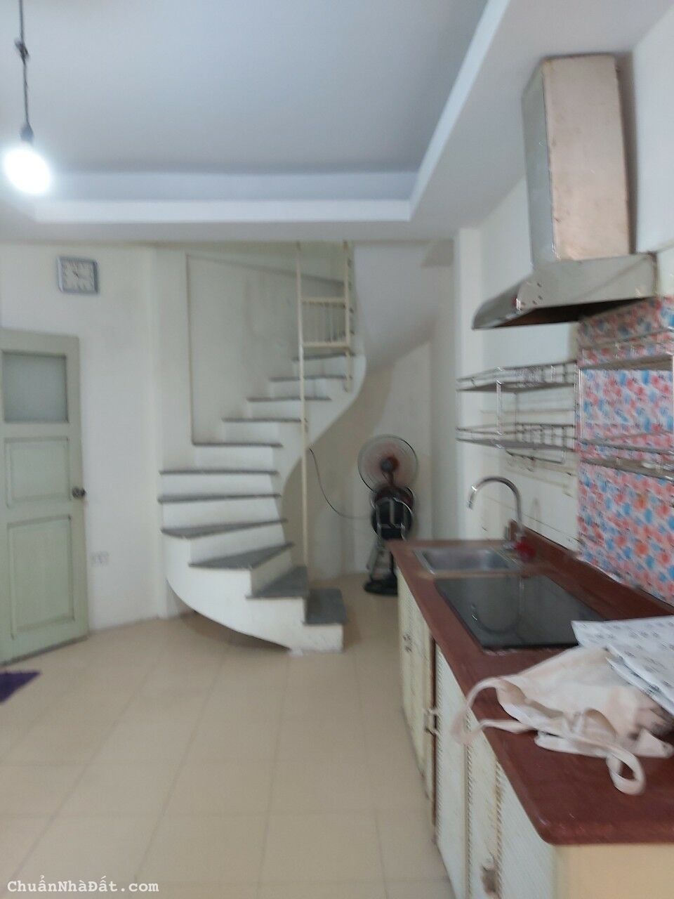 Cho thuê nhà nguyên căn tại Ngõ 279 Đội Cấn, Ba Đình. Nhà rộng 2 thoáng. Chỉ 8tr