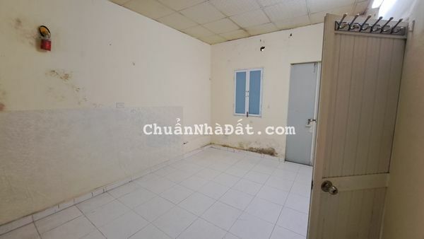 Cho thuê nhà cấp 4 Phố Văn Cao, Liễu Giai, Ba Đình. Lô góc 3 thoáng, Dt 50m2. Chỉ 4tr