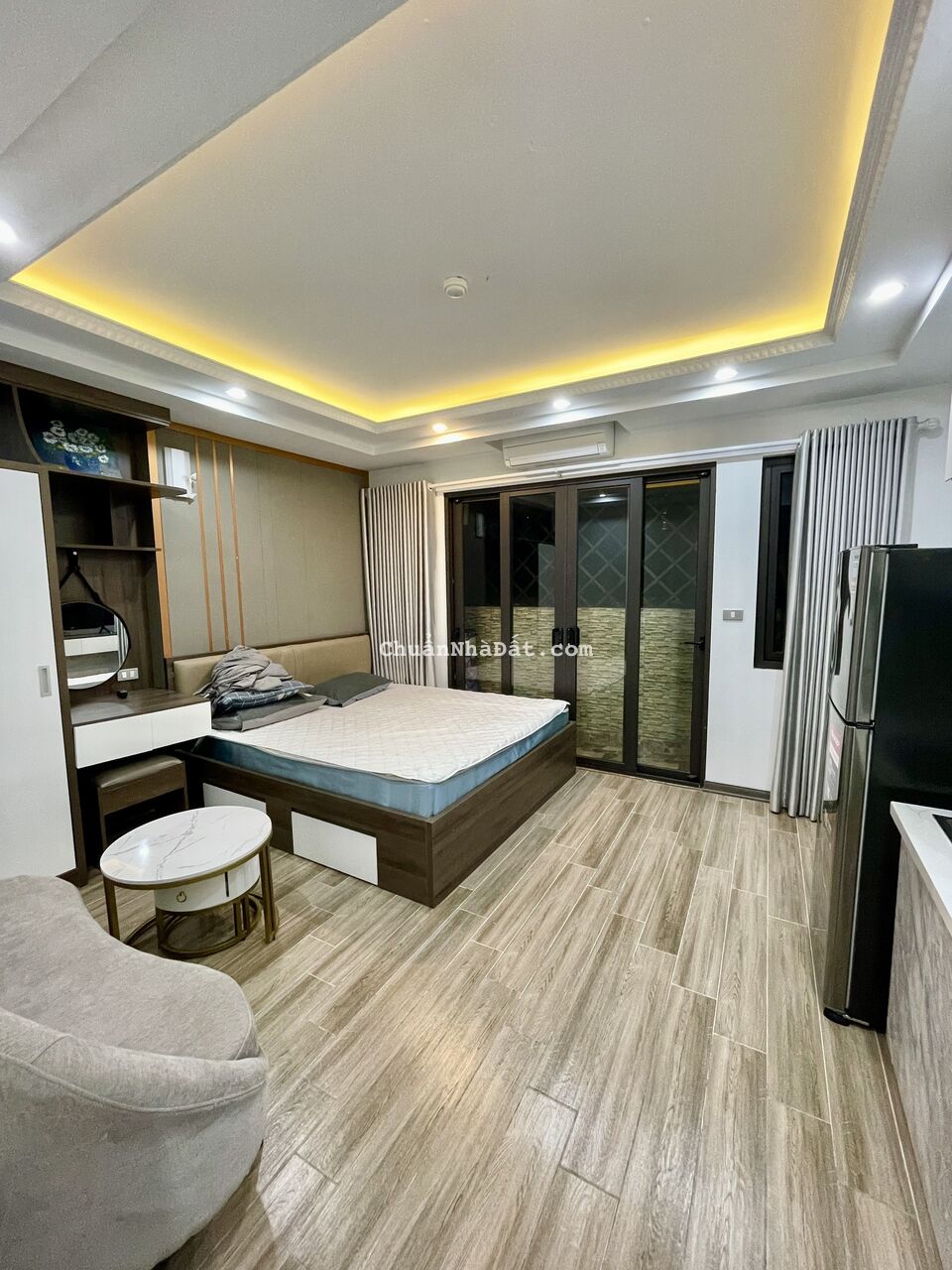 Cho thuê Căn hộ Studio tại Ngõ 29 Võng Thị, Tây Hồ. Sát & View hồ cực thoáng. Giá chỉ 6,5 triệu.