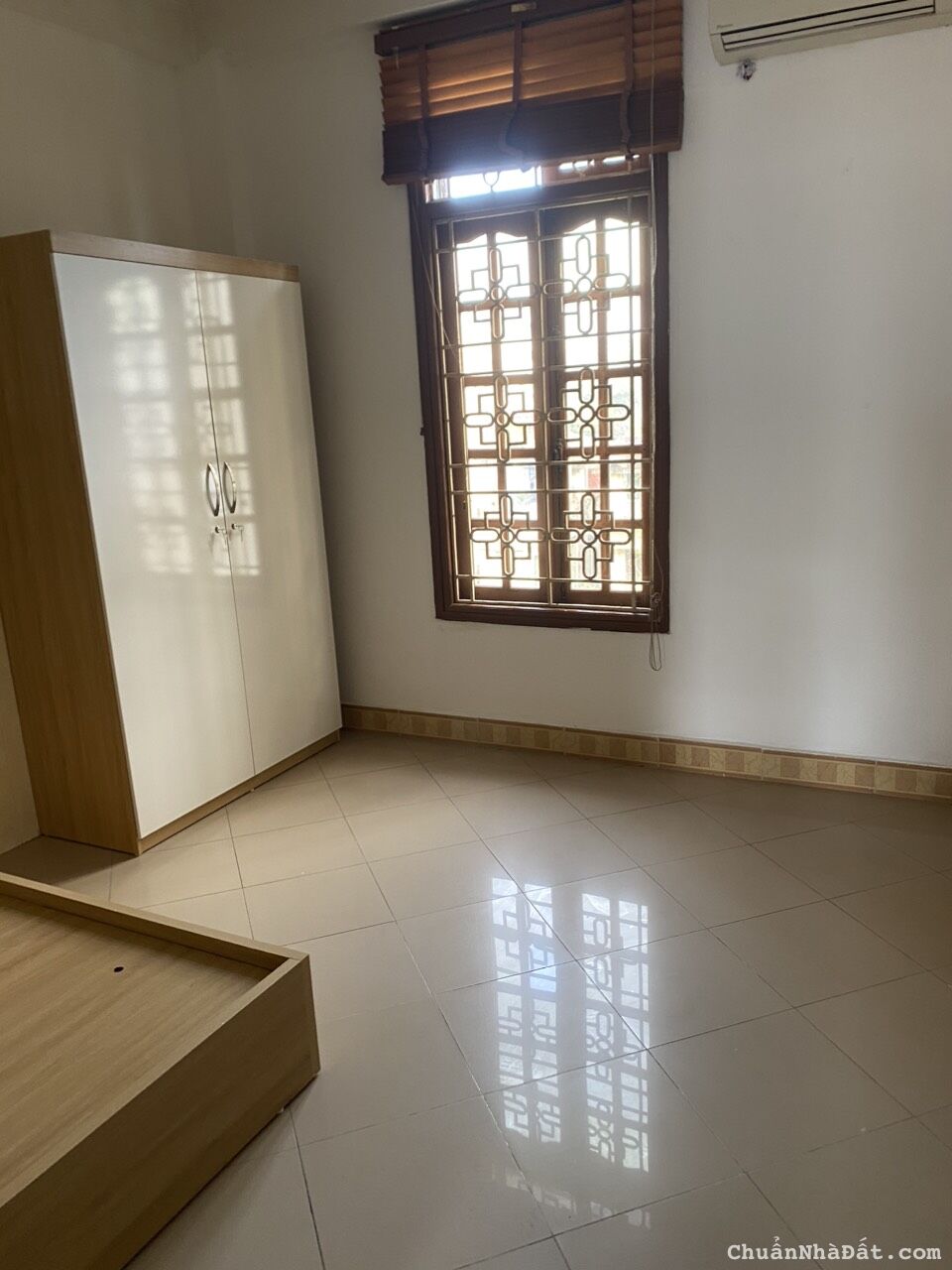 Cho thuê căn hộ Phố Hoàng Hoa Thám, Liễu Giai. Dt 28m2. Phòng thoáng đẹp, Full đồ. Chỉ 3.8tr Cho thuê căn hộ Phố Hoàng Hoa Thám, Liễu Giai. Dt 28m2. Phòng thoáng đẹp, Full đồ. Chỉ 3.8tr