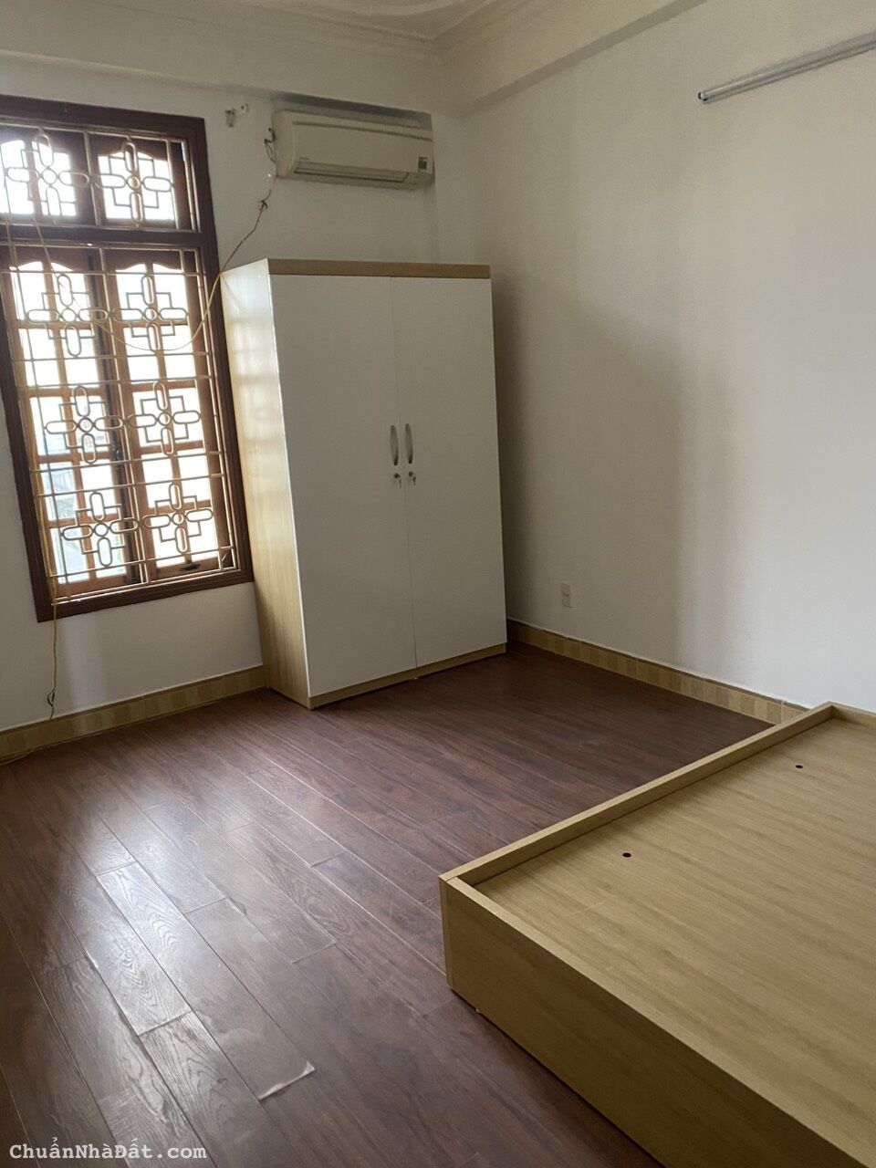 Cho thuê căn hộ Phố Đội Cấn, Ngọc Hà. Dt 28m2. Phòng thoáng đẹp, Full nội thất. Chỉ 3.8tr