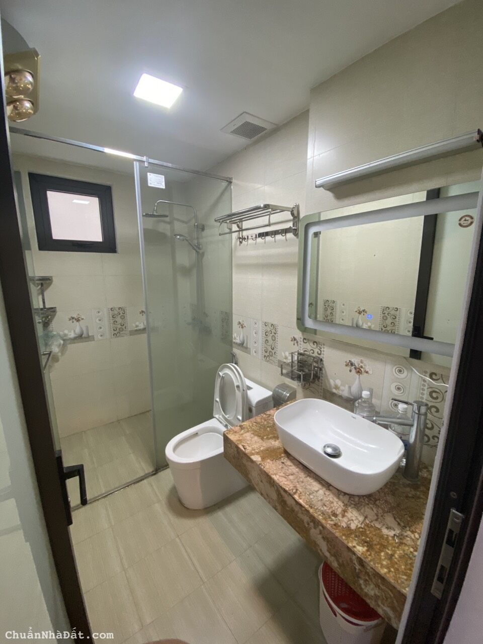 Cho thuê căn hộ Full nội thất tại 193 Trích Sài ven Hồ Tây. 30-40m2 Chỉ 6,5-7tr