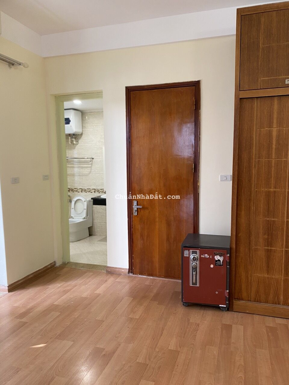 Cho thuê biệt thự 180m2 x 5 tầng, giá 30tr tại Ba Đình. Khu quan chức TW.