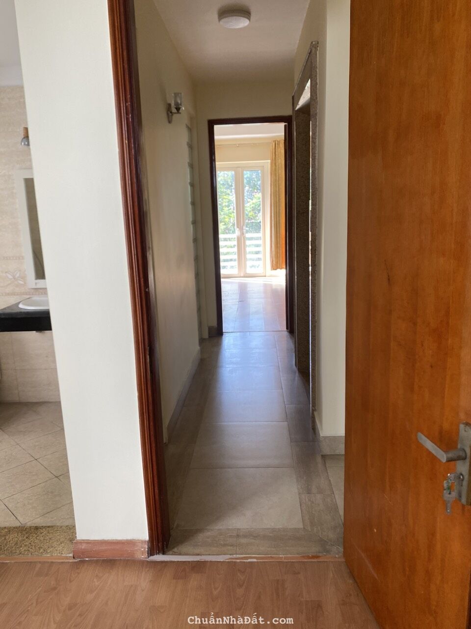 Cho thuê biệt thự 180m2 x 5 tầng, giá 30tr tại Ba Đình. Khu quan chức TW.