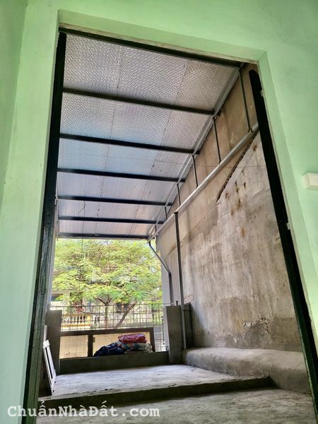 Cho thuê nhà mặt tiền Phố Thụy Khuê, Tây Hồ. Làm văn phòng, cửa hàng. Dt30m2 3T. Chỉ 13tr