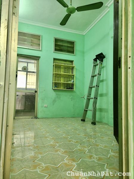 Cho thuê nhà mặt tiền Phố Thụy Khuê, Tây Hồ. Làm văn phòng, cửa hàng. Dt30m2 3T. Chỉ 13tr