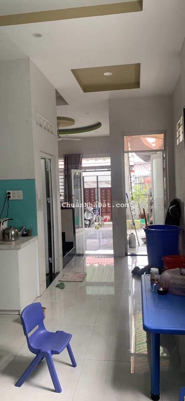 Bán nhà 3 tầng, có sân để oto, P. Trường Thọ, Diện tích 100m², Giá tốt 8.5 Tỷ 