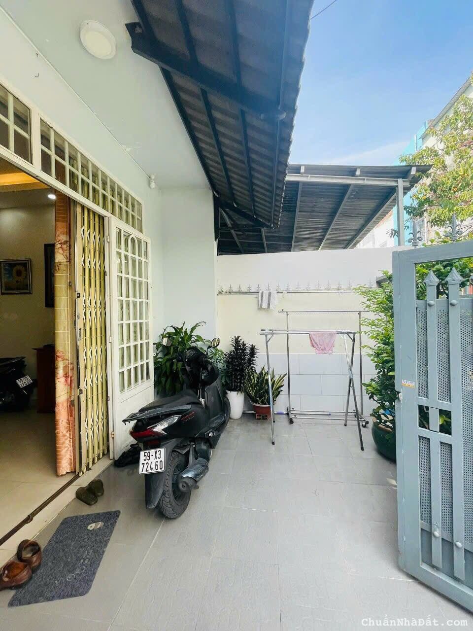 Bán nhà 2 tầng đẹp, hẻm xe hơi, đường 11 Trường Thọ , dt 71m2 giá 5,5 tỷ TL