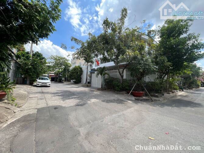 Bán đất góc 2 MT, 10m x 15m. Đường 23 Hiệp Bình Chánh, gần TTTM GigaMall 