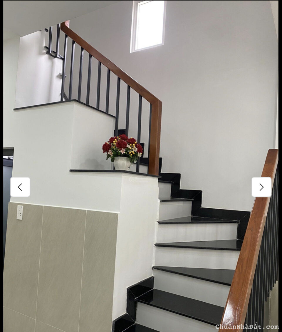 Bán Gấp Căn Nhà Đường Lê Văn Lương,P.Tân Phong,Quận 7 Sổ Riêng DT 72m2(4,5x12m) Nhà Mới *793978016