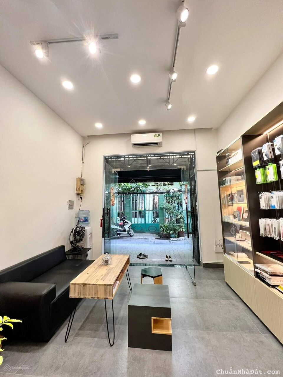 Tôi Cần Bán Căn Nhà HXH Trần Bình Trọng,Phường 4,Quận 5 Sổ Riêng DT 65m2 LH 0793 978016