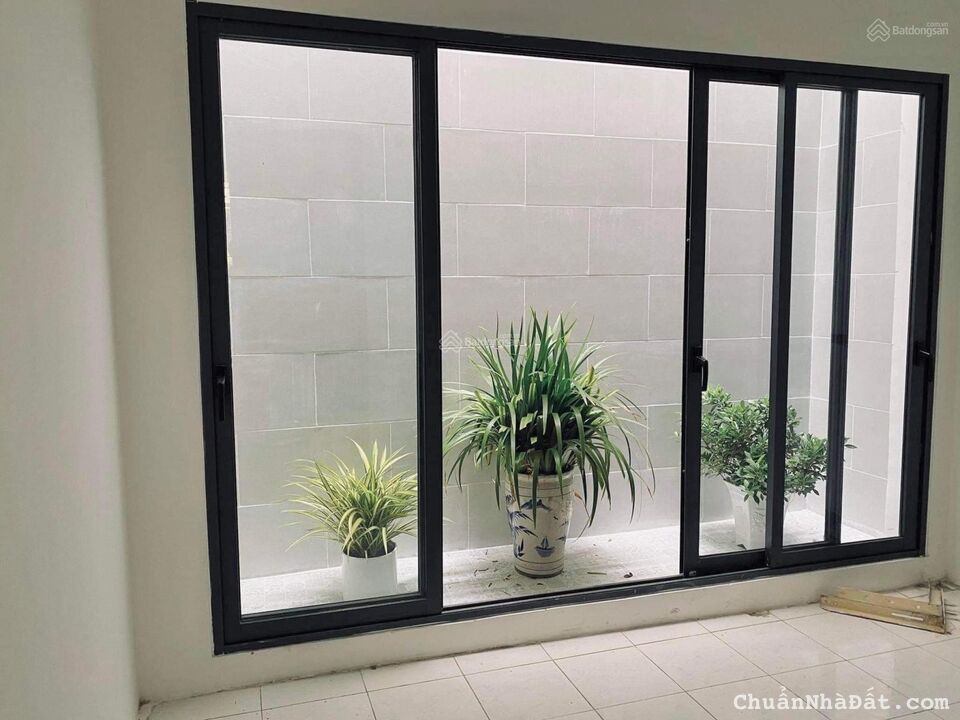 Tôi Cần Bán Căn Nhà HXH Trần Bình Trọng,Phường 4,Quận 5 Sổ Riêng DT 65m2 LH 0793 978016