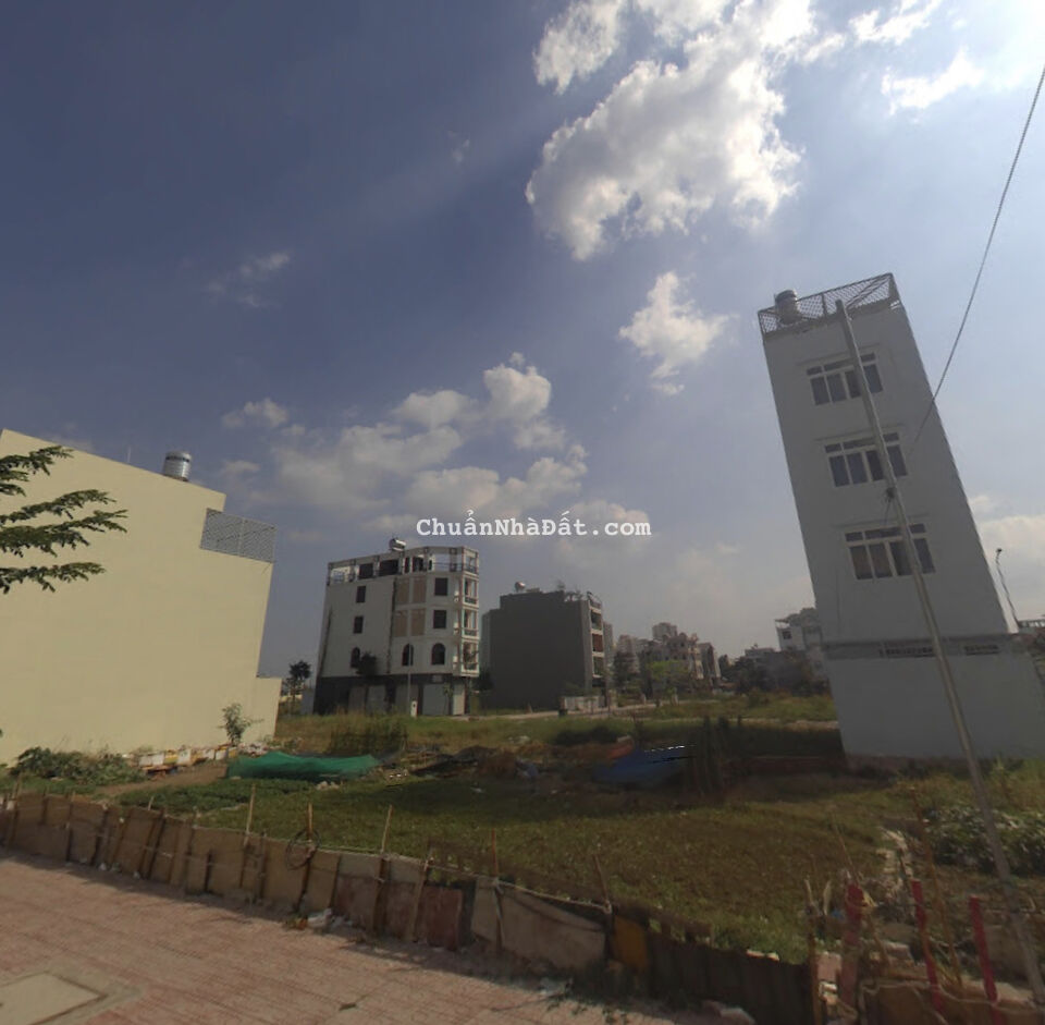 Tôi bán gấp lô đất Đường Tam Bình, P. Tam Phú, Quận Thủ Đức sổ riêng xây tự do 0793 978 ***