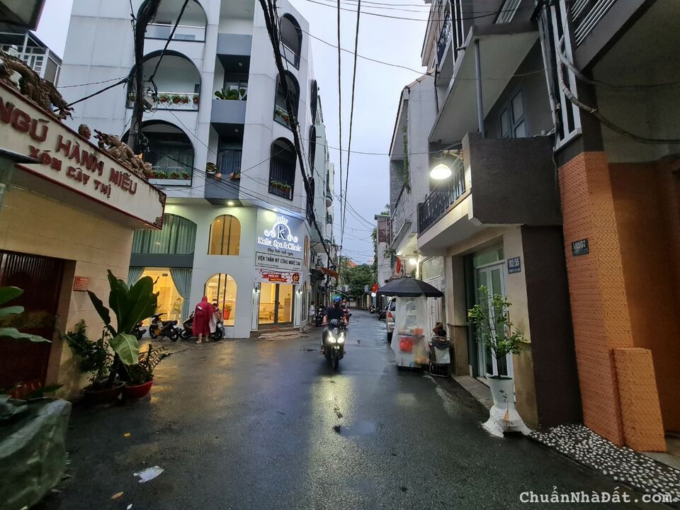 Chính chủ bán nhà đường Hoàng Diệu Q.Phú Nhuận. Dt: 48,2m2. Khu vực để ở và làm ăn kinh doanh tốt