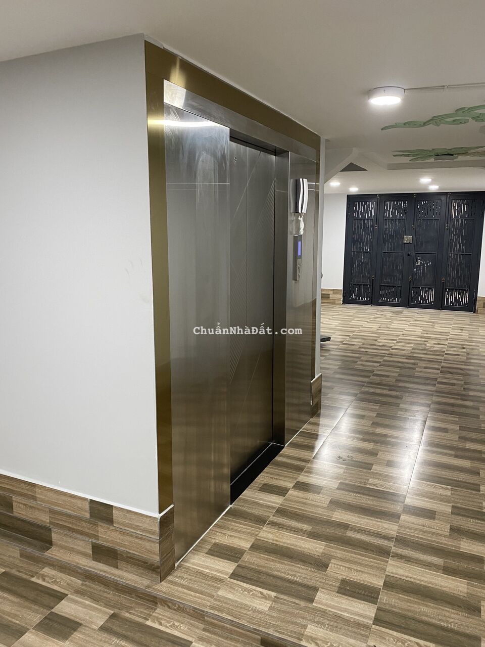 Cho Thuê nhà nguyên căn đường Lý Thái Tổ, Q.10, DT: 4x15m. Trệt 8 lầu thang máy. Giá 70tr