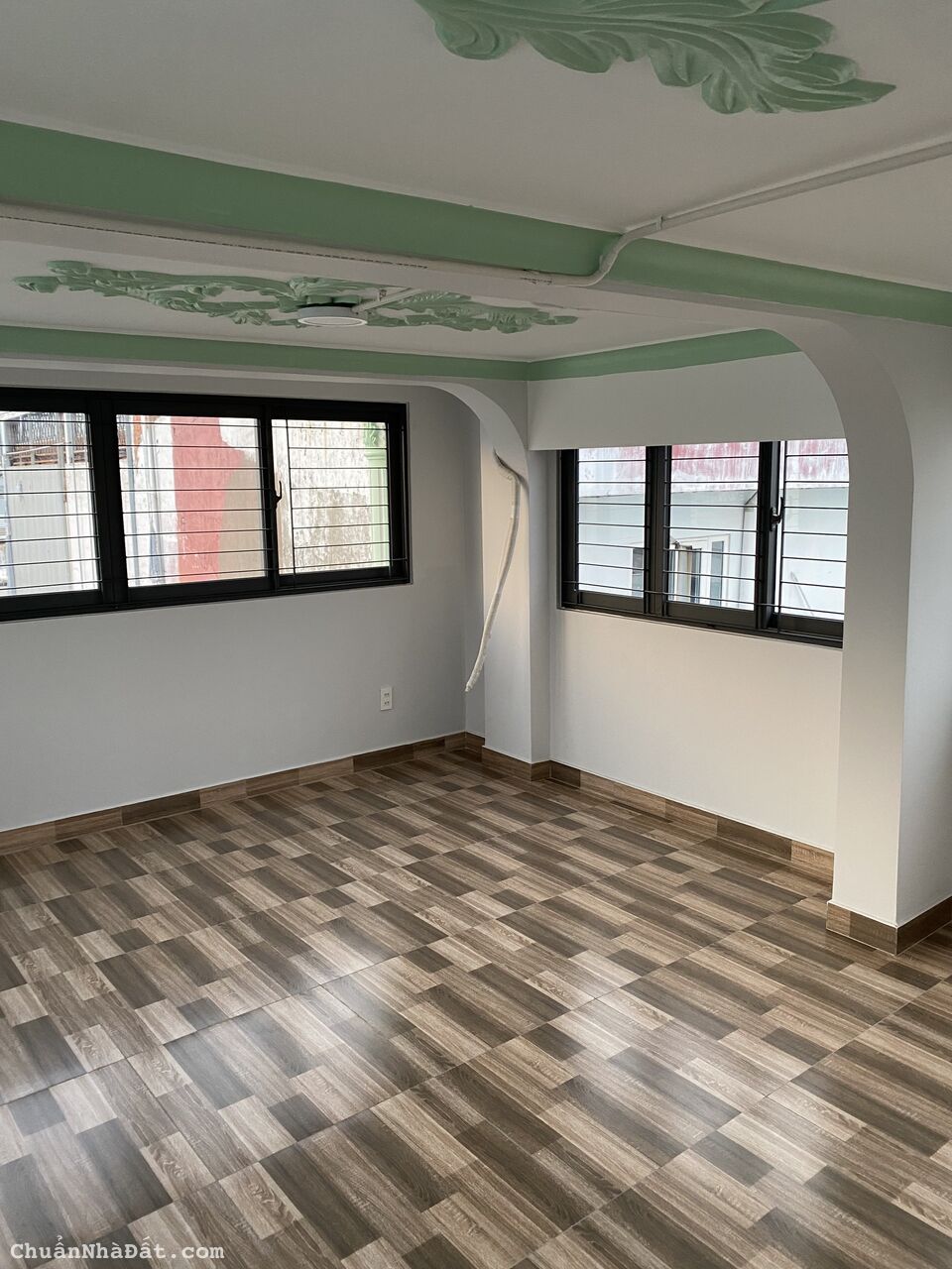 Cho Thuê nhà nguyên căn đường Lý Thái Tổ, Q.10, DT: 4x15m. Trệt 8 lầu thang máy. Giá 70tr