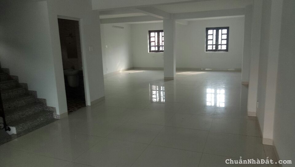 Mặt tiền vị trí đẹp cho thuê đường Hoàng Sa. P11. Q3. DT: 7x17m trệt lửng 2 lầu. Giá: 70tr/th Mặt tiền vị trí đẹp cho thuê đường Hoàng Sa. P11. Q3. DT: 7x17m trệt lửng 2 lầu. Giá: 70tr/th