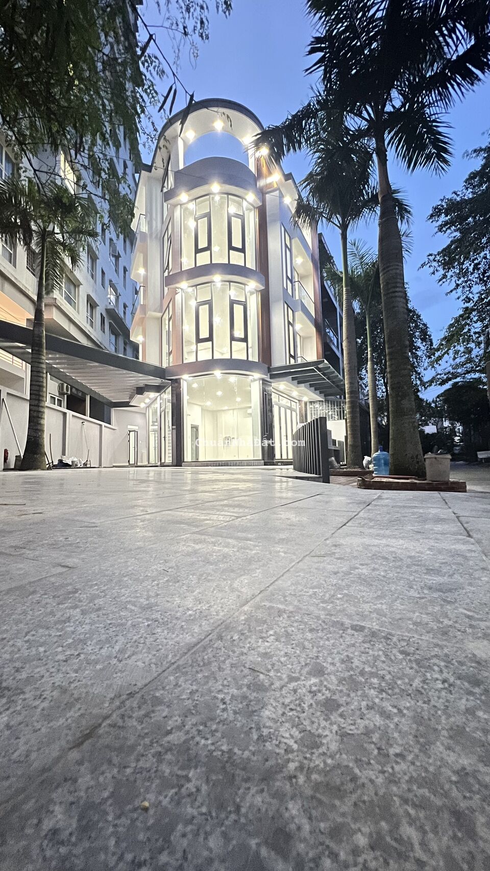 Cho Thuê tòa nhà thương hiệu siêu đẹp đường Lê Đức Thọ, Q.Gò Vấp, DT: 180 m2.