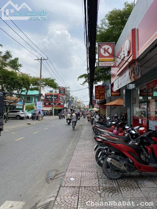 Cho Thuê nhà mới Mặt Tiền đường Phan Văn Trị, Q.Bình Thạnh, DT: 5,3x21m. Giá 50 tr/th Cho Thuê nhà mới Mặt Tiền đường Phan Văn Trị, Q.Bình Thạnh, DT: 5,3x21m. Giá 50 tr/th