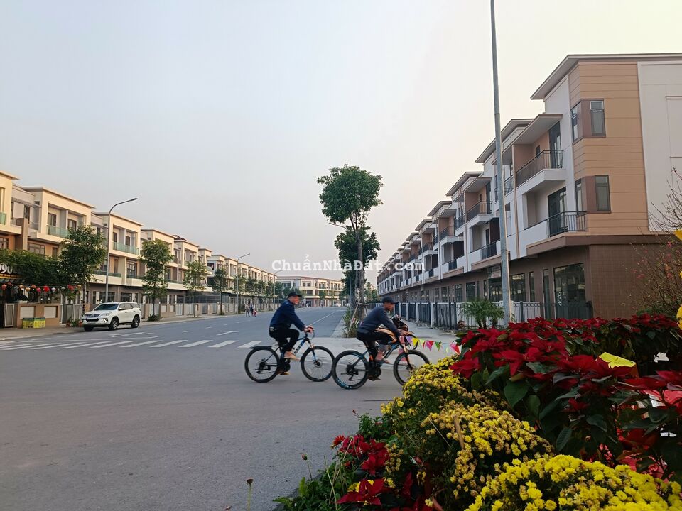 Cần bán gấp nhà phố liền kề Centa City Từ Sơn giá đáy phố đi bộ 26m. Cần bán gấp nhà phố liền kề Centa City Từ Sơn giá đáy phố đi bộ 26m.