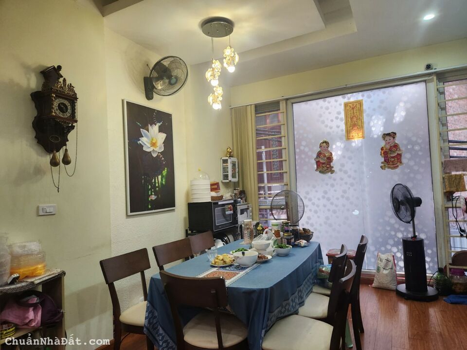 Nhà phố Hào Nam, Đống Đa, ngõ nông thoáng 