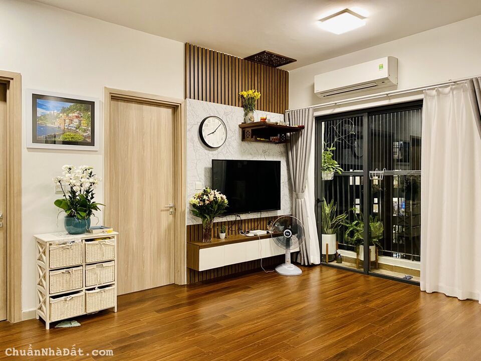 Bán căn 69 m2 tại khu Aqua Bay của khu đô thị Ecopark hướng Nam giá 2,35 tỷ bao phi LH 0967949918