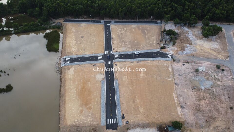 Vỡ nợ cần bán gấp 2 lô đất tại Emerald Beach City hướng phong thủy tọa vàng giá chỉ 9.xtr/m2