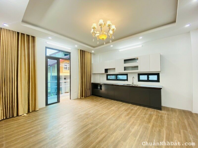 HOT! Thái Thịnh Nhà Mới, Phân Lô, Gara, Thang Máy 8 Tầng, DT 38m2, 5.5m mặt tiền hơn 8 tỷ HOT! Thái Thịnh Nhà Mới, Phân Lô, Gara, Thang Máy 8 Tầng, DT 38m2, 5.5m mặt tiền hơn 8 tỷ