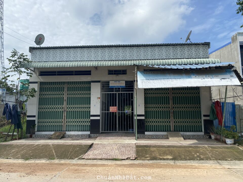 (HÀNG NGỢP ) CÂN RA GẤP 2 DÃY TRỌ  ĐANG THUÊ KÍN NGAY TRUNG TÂM KCN MỸ PHƯỚC 3 GIÁ RẺ .