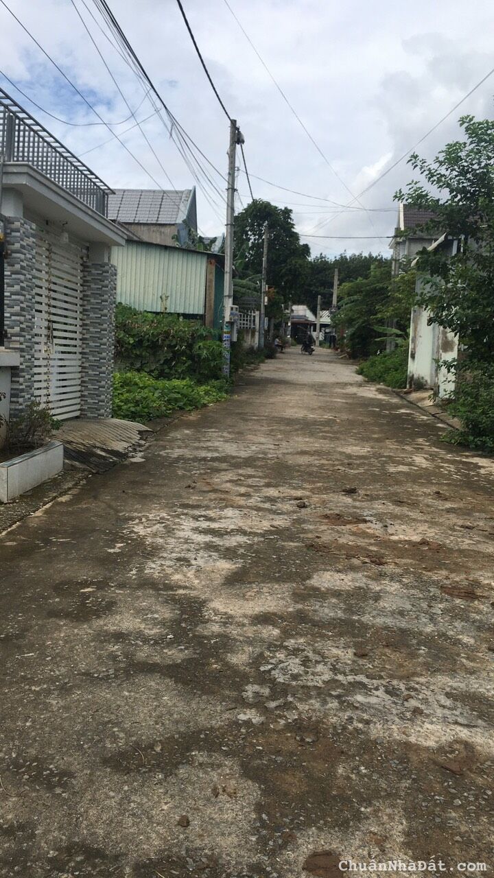 Vỡ nợ cần bán gấp lô góc 2 MT dân cư đông kín sát QL13. Vỡ nợ cần bán gấp lô góc 2 MT dân cư đông kín sát QL13.