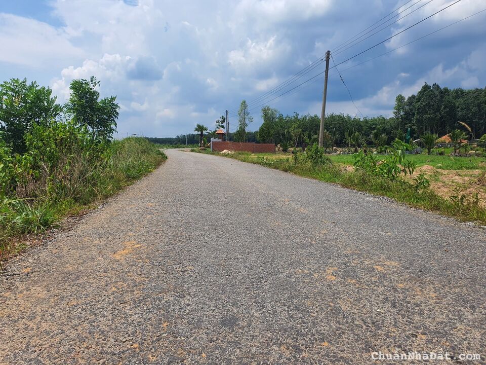 Cần vốn mở spa bán gấp 3 lô đất gần hồ Dầu Tiếng giá chỉ 880tr.